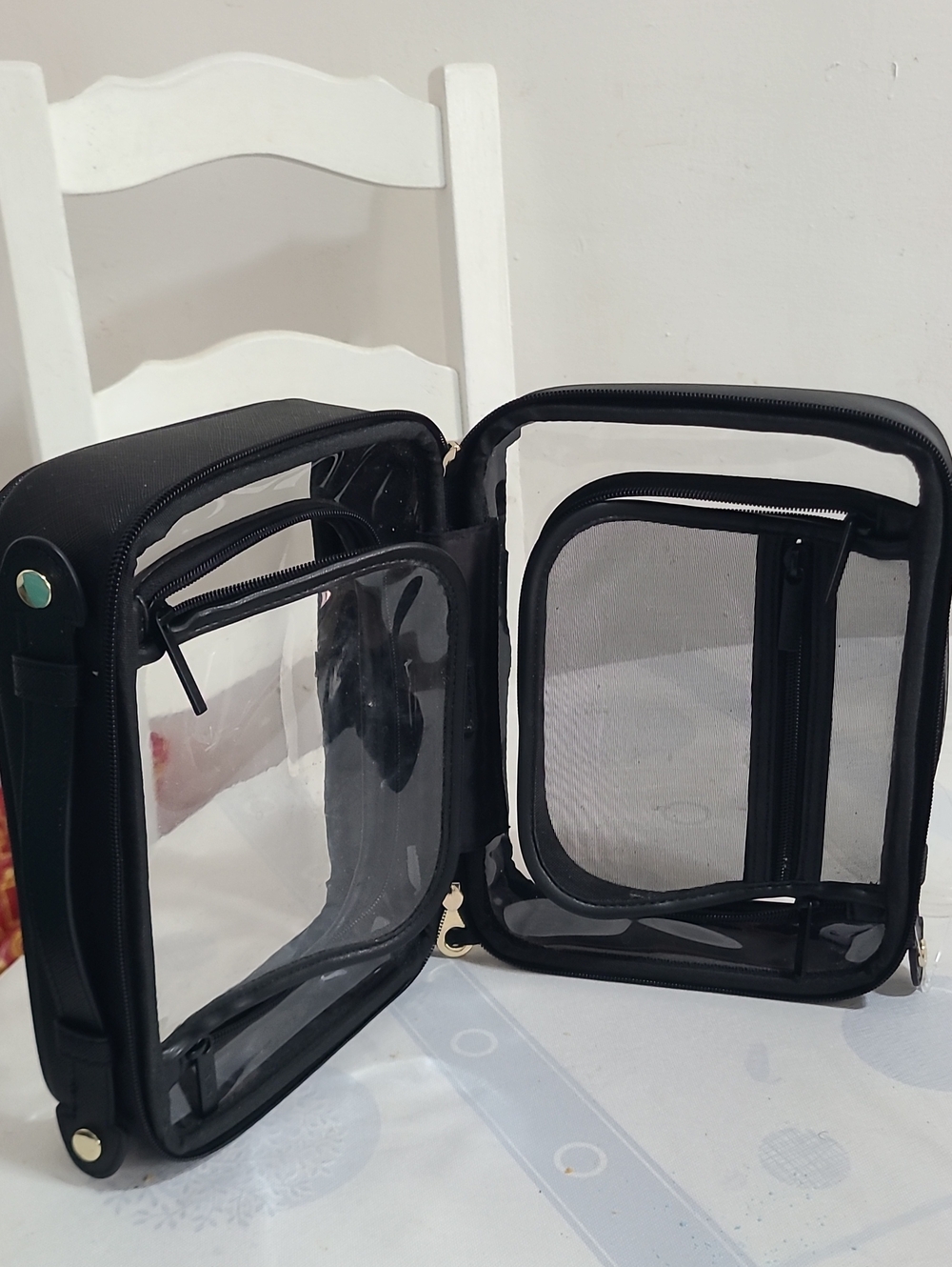 CALPAK CLEAR HARD TRAVEL MAKE UP  CASE